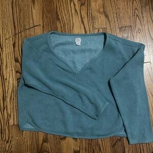 Blue cropped sweater sweatshirt with a V neck long sleeves urban outfitters bdg